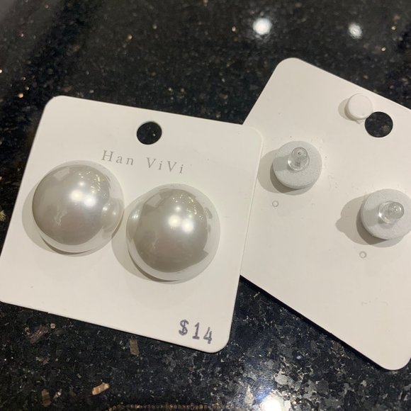 PEARL STUDS - Picture 3 of 3